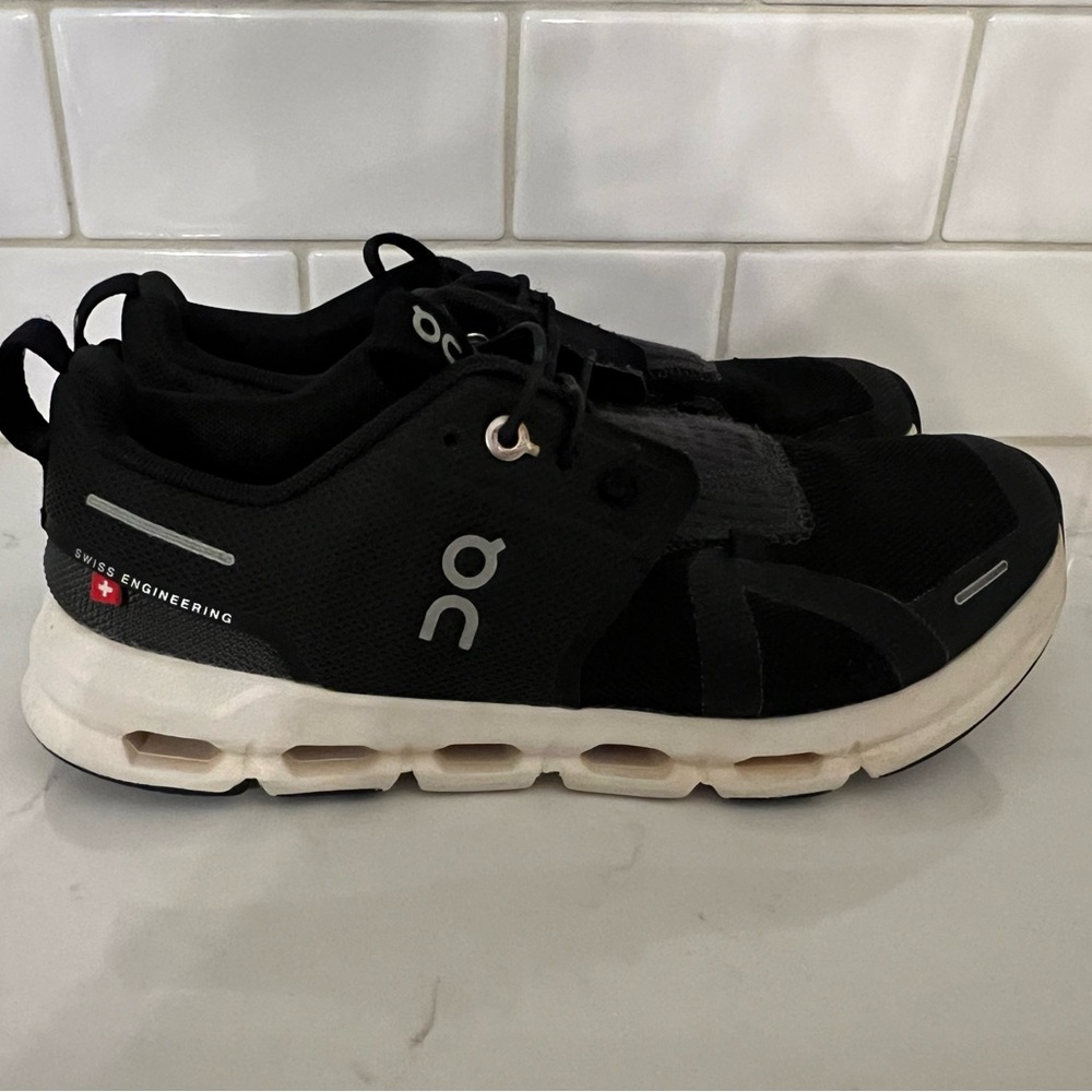 On Cloud Sky Running Sneaker Kids